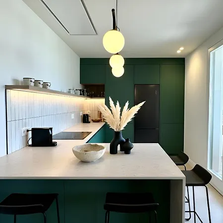 Con Terraza En El Corazón De Apartamento *