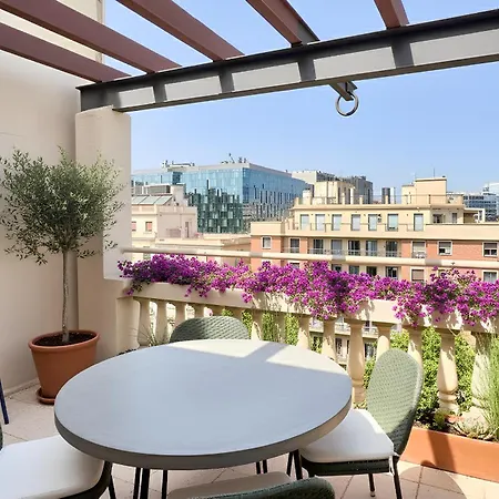 Con Terraza En El Corazón De Apartamento *